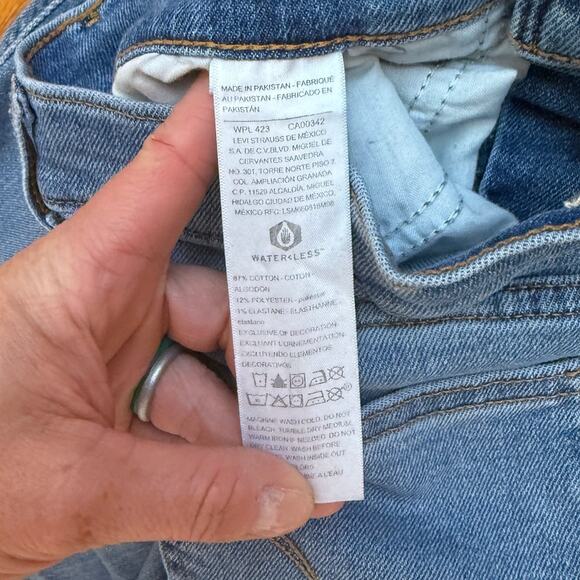 Levi Stauss Signature Heritage Boyfriend Distressed denim Jeans size 10 - Picture 10 of 12